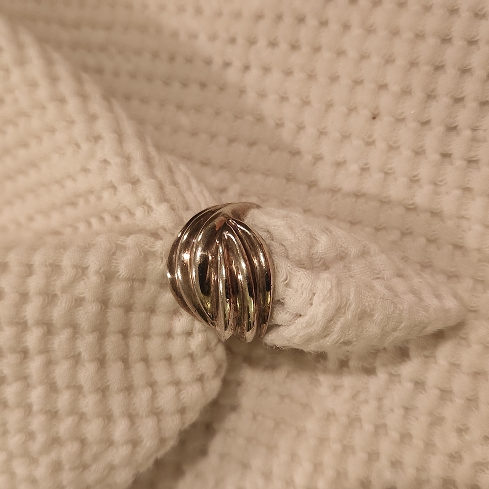 SILVER RING